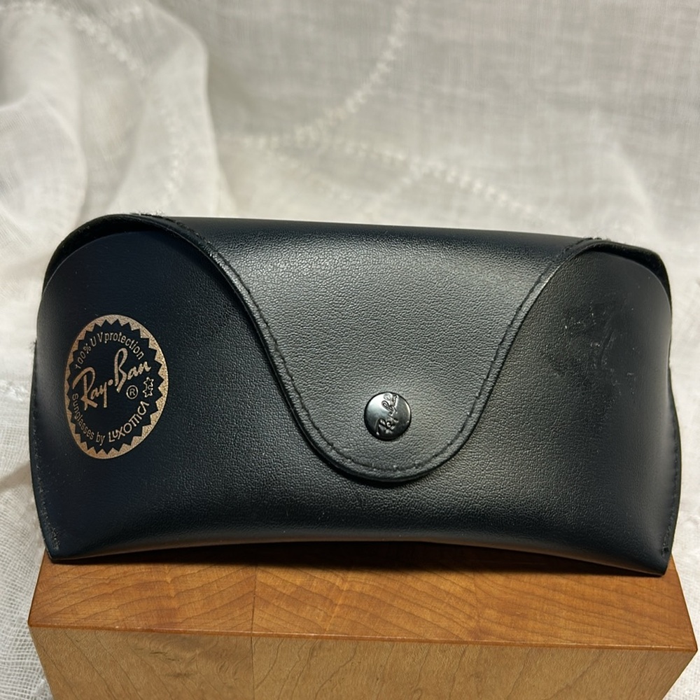 Ray-Ban Polarized sunglasses with case - Picture 13 of 14